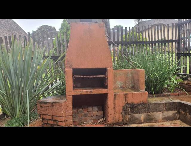 2 BEDROOM TOWNHOUSE FOR SALE IN WOODGRANGE